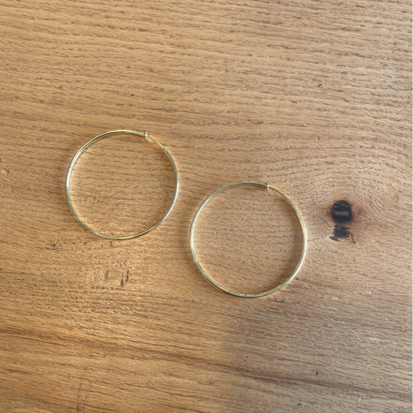 Gold Hoop‎ Earrings Spring Loaded for Non-pierced Ears NWOT - Picture 1 of 5